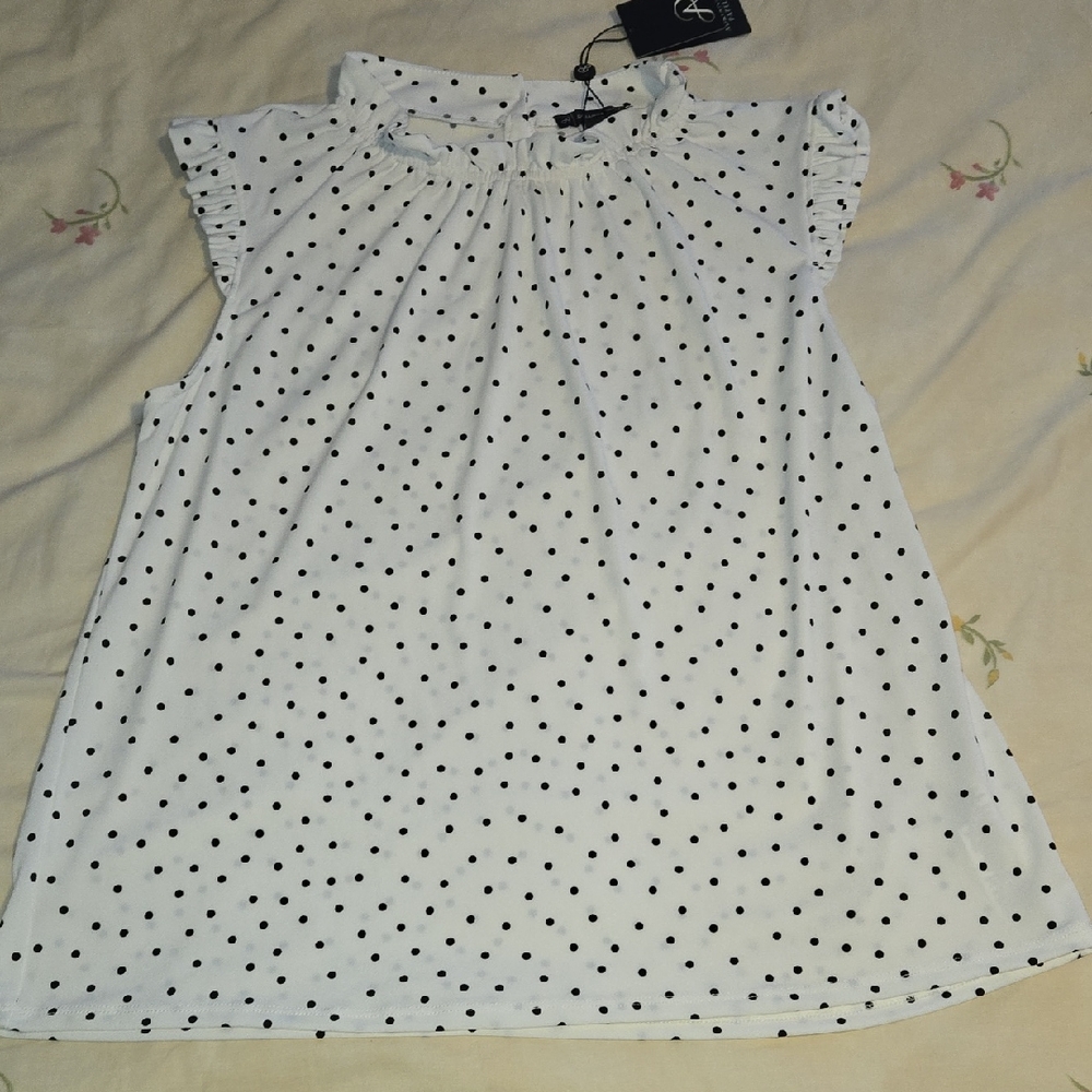 Polka Dot Ruffle Sleeve Top 🟢🟢